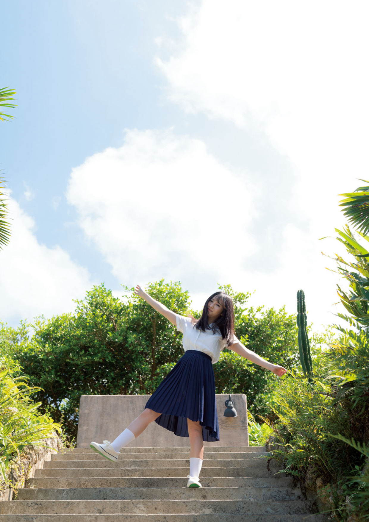 【電子限定増ページ版】小野六花1st写真集『初花』