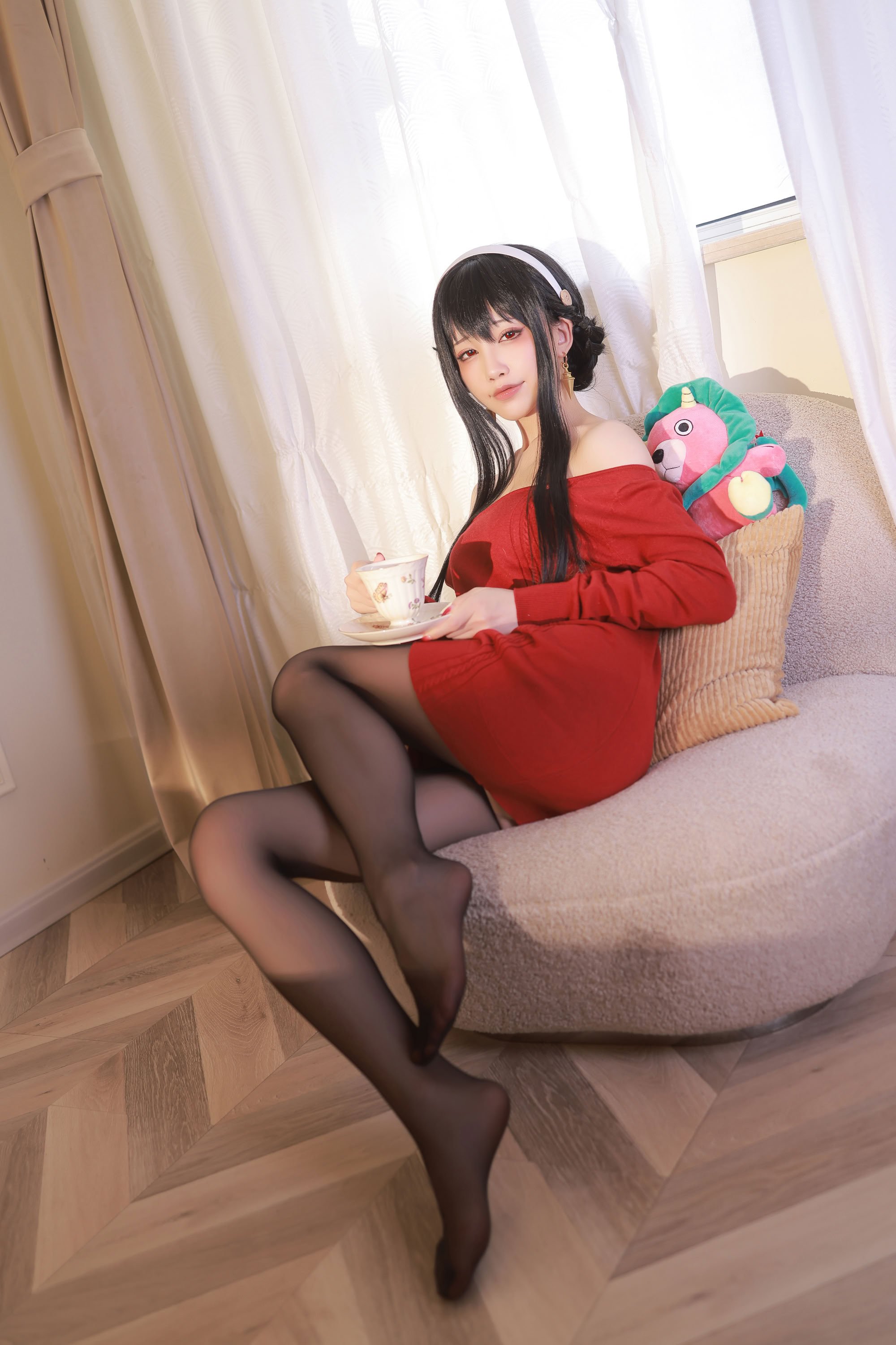 Aqua 水淼 - Yor Forger Red Sweater