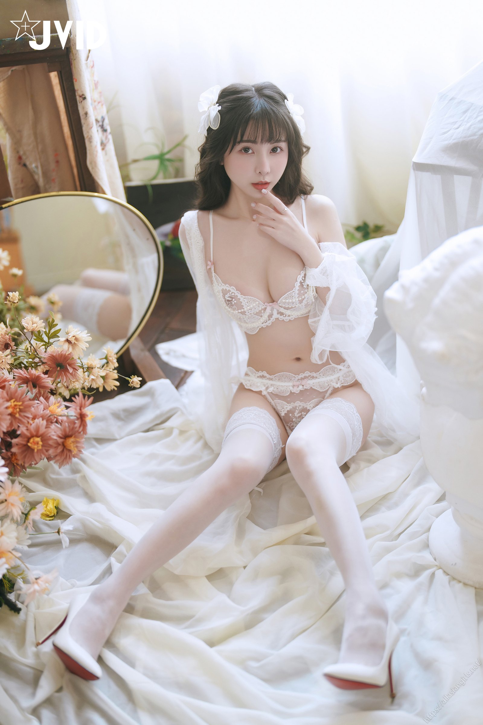 [JVID] 月台尼Tiny - 新尺度登場‼️初嚐禁果解開情慾底線