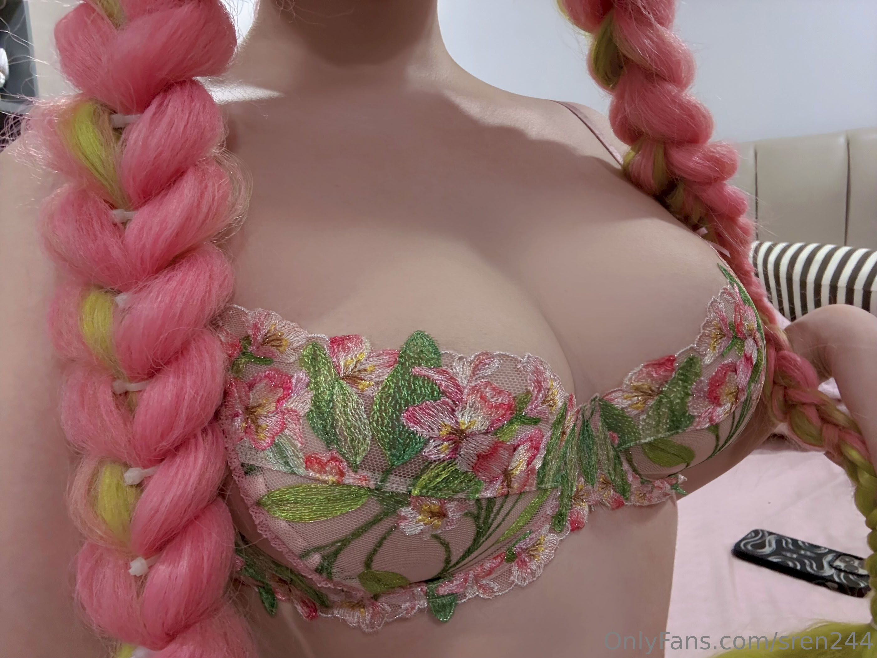 peachuu Mitsuri